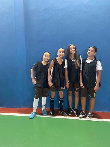 Crianças em momento de aprendizagem