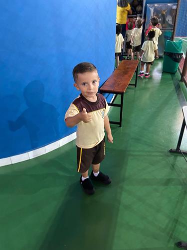 Crianças felizes na escola